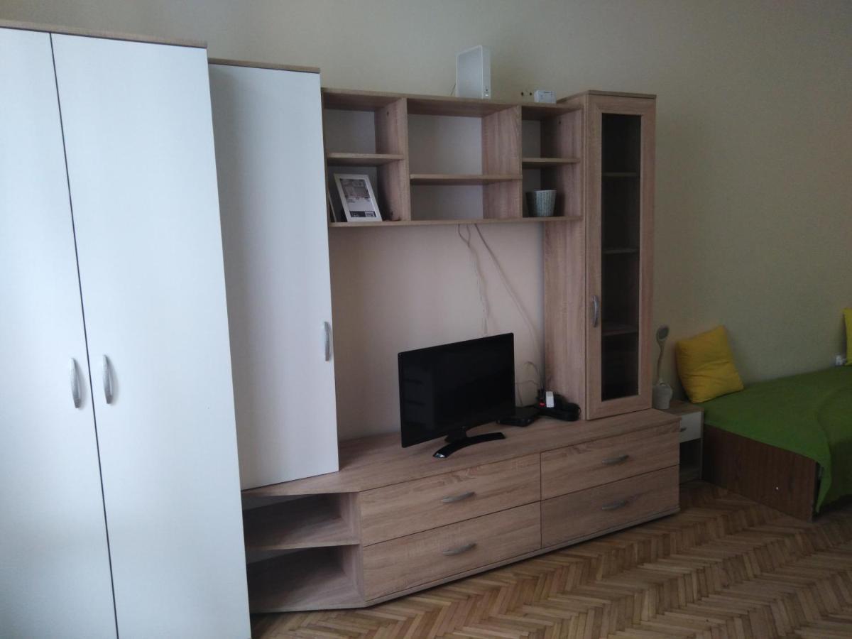Adrienn Apartment Budapeste Exterior foto