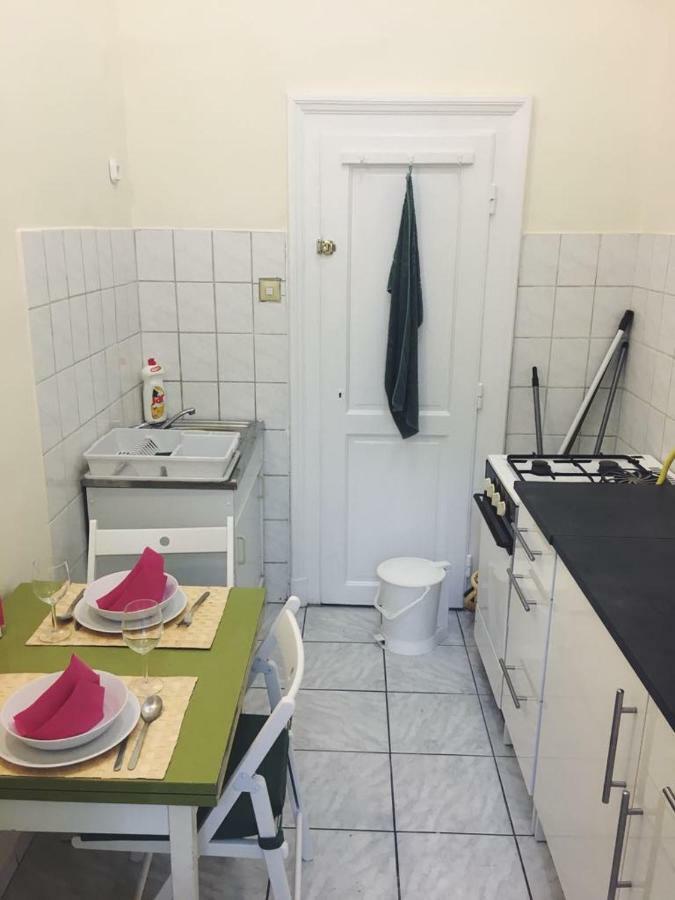 Adrienn Apartment Budapeste Exterior foto